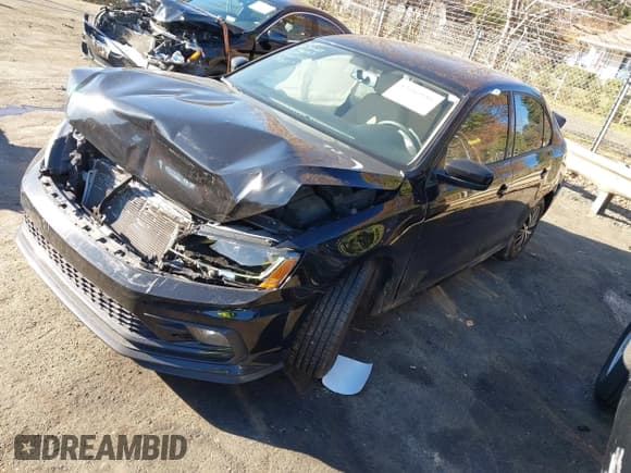 ✅ 2018 Volkswagen Jetta SE • VIN: 3VWDB7AJ2JM211529 • Lot: 43686886. Listed on IAAI with 83,249 mi. Free auction sales archive from the USA and detailed vehicle history report at DreamBid. Image 2.