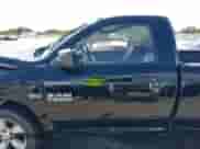 2013 Ram 1500 Express z VIN 3C6JR6AT8DG505511, wystawiony jako IAAI lot #43104315 z przebiegiem 306 996 mil mil oraz . Historia ofert i sprzedaży dostępna na DreamBid. Obrazek 14.