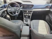 ✅ 2023 Volkswagen Taos SE • VIN: 3VVNX7B20PM343960 • Lot: 65516635. Wystawiony na Copart z przebiegiem 29 017 mil. Bezpłatny archiwum sprzedaży aukcyjnych z USA i szczegółowy raport historii pojazdu na DreamBid. Zdjęcie 8.