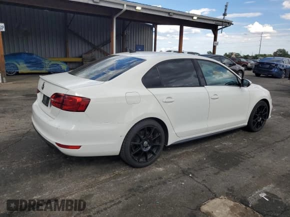 ✅ 2012 Volkswagen Jetta Autobahn • VIN: 3VW567AJ9CM450930 • Lot: 84655985. Listed on Copart with 105,972 mi. Free auction sales archive from the USA and detailed vehicle history report at DreamBid. Image 3.