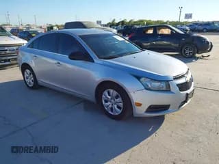 ✅ 2012 Chevrolet Cruze LS • VIN: 1G1PC5SH9C7335185 • Лот: 43598309. Опубликован ранее на IAAI с пробегом 187 934 миль. Бесплатный доступ к архиву аукционных продаж из США и подробный отчёт об истории автомобиля на DreamBid. Изображение 1.