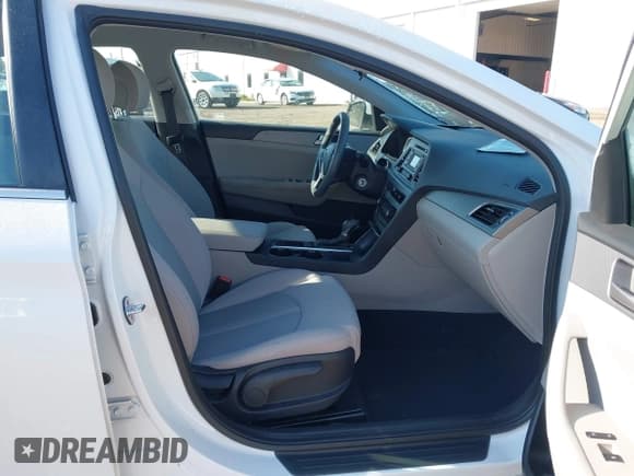 ✅ 2017 Hyundai Sonata 2.4L • VIN: 5NPE24AF0HH589057 • Лот: 43441093. Опубликован ранее на IAAI с пробегом 34 111 миль. Бесплатный доступ к архиву аукционных продаж из США и подробный отчёт об истории автомобиля на DreamBid. Изображение 5.