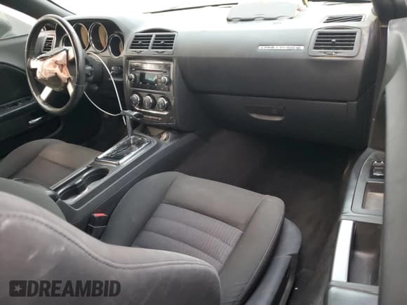 ✅ 2009 Dodge Challenger R/T • VIN: 2B3LJ54T19H542696 • Lot: 82454434. Wystawiony na Copart z przebiegiem 141 889 mil. Bezpłatny archiwum sprzedaży aukcyjnych z USA i szczegółowy raport historii pojazdu na DreamBid. Zdjęcie 8.