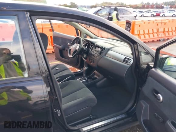 ✅ 2011 Nissan Versa S • VIN: 3N1BC1CP9BL429810 • Lot: 43547630. Listed on IAAI with 149,883 mi. Free auction sales archive from the USA and detailed vehicle history report at DreamBid. Image 5.