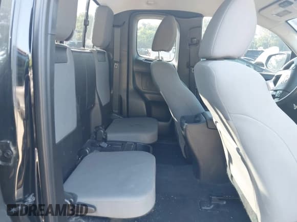 ✅ 2021 Toyota Tacoma SR • VIN: 3TYSX5EN3MT008784 • Lot: 42845643. Wystawiony na IAAI z przebiegiem 53 985 mil. Bezpłatny archiwum sprzedaży aukcyjnych z USA i szczegółowy raport historii pojazdu na DreamBid. Zdjęcie 8.