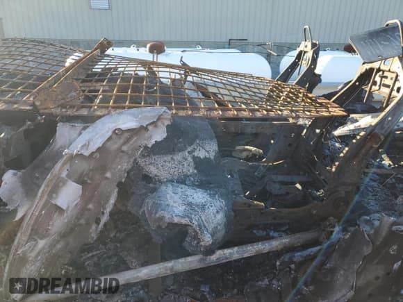 ✅ 2019 Ford F-250 XL • VIN: 1FTBF2B6XKEF66340 • Lot: 79751424. Wystawiony na Copart z przebiegiem Nie podano. Bezpłatny archiwum sprzedaży aukcyjnych z USA i szczegółowy raport historii pojazdu na DreamBid. Zdjęcie 7.