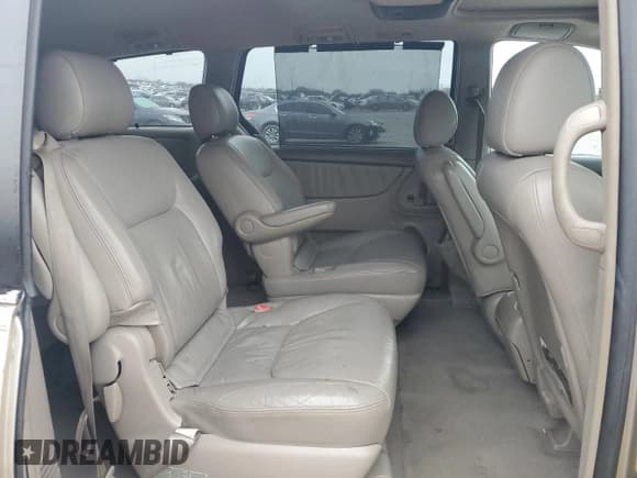 ✅ 2004 Toyota Sienna XLE Limited • VIN: 5TDBA22C44S024006 • Лот: 90782305. Опубликован ранее на Copart с пробегом 186 607 миль. Бесплатный доступ к архиву аукционных продаж из США и подробный отчёт об истории автомобиля на DreamBid. Изображение 11.