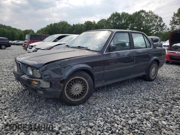 ✅ 1990 BMW 3 Series • VIN: WBAAE0319LED52642 • Lot: 61011305. Listed on Copart with 130,101 mi. Free auction sales archive from the USA and detailed vehicle history report at DreamBid. Image 1.