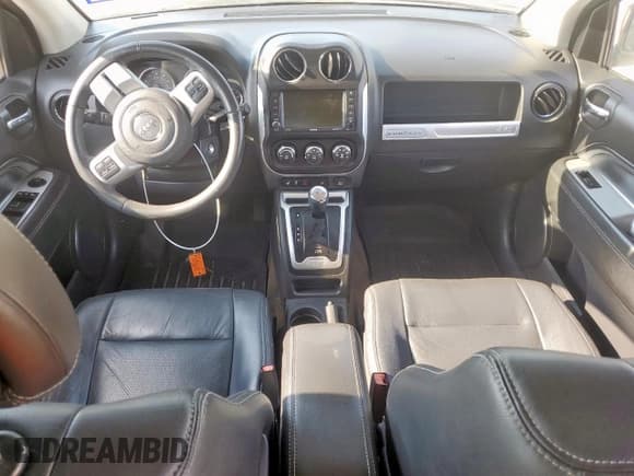 ✅ 2015 Jeep Compass Limited • VIN: 1C4NJDCB3FD248767 • Lot: 85119025. Wystawiony na Copart z przebiegiem Nie podano. Bezpłatny archiwum sprzedaży aukcyjnych z USA i szczegółowy raport historii pojazdu na DreamBid. Zdjęcie 8.