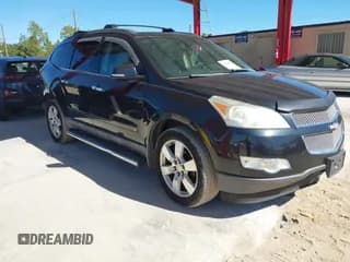 ✅ 2009 Chevrolet Traverse LTZ • VIN: 1GNEV33D29S135447 • Lot: 43679445. Wystawiony na IAAI z przebiegiem 191 936 mil. Bezpłatny archiwum sprzedaży aukcyjnych z USA i szczegółowy raport historii pojazdu na DreamBid. Zdjęcie 1.