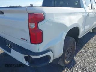 ✅ 2020 Chevrolet Silverado 1500 RST • VIN: 1GCUYEED9LZ110225 • Lot: 43328155. Wystawiony na IAAI z przebiegiem 81 923 mil. Bezpłatny archiwum sprzedaży aukcyjnych z USA i szczegółowy raport historii pojazdu na DreamBid. Zdjęcie 6.