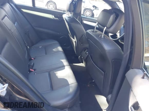 ✅ 2008 Mercedes-Benz C 300 Sport • VIN: WDDGF81X68F125266 • Lot: 43546270. Listed on IAAI with 117,931 mi. Free auction sales archive from the USA and detailed vehicle history report at DreamBid. Image 8.