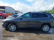 ✅ 2017 Jeep Cherokee Limited • VIN: 1C4PJLDB9HW540030 • Lot: 42830635. Wystawiony na IAAI z przebiegiem 85 429 mil. Bezpłatny archiwum sprzedaży aukcyjnych z USA i szczegółowy raport historii pojazdu na DreamBid. Zdjęcie 14.