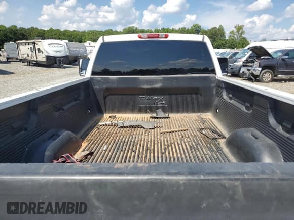 ✅ 2007 Chevrolet Silverado 2500HD 1LT • VIN: 1GCHC24K47E513184 • Лот: 63086825. Опубликован ранее на Copart с пробегом 202 597 миль. Бесплатный доступ к архиву аукционных продаж из США и подробный отчёт об истории автомобиля на DreamBid. Изображение 10.