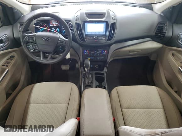 ✅ 2018 Ford Escape SE • VIN: 1FMCU9GDXJUC35817 • Lot: 82746185. Wystawiony na Copart z przebiegiem 59 003 mil. Bezpłatny archiwum sprzedaży aukcyjnych z USA i szczegółowy raport historii pojazdu na DreamBid. Zdjęcie 8.