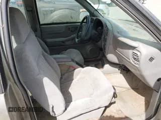 ✅ 1998 Chevrolet S-10 LS • VIN: 1GCCS19W8WK247445 • Лот: 42087999. Опубликован ранее на IAAI с пробегом Не указан. Бесплатный доступ к архиву аукционных продаж из США и подробный отчёт об истории автомобиля на DreamBid. Изображение 5.