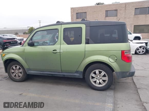 ✅ 2006 Honda Element EX • VIN: 5J6YH17736L013363 • Lot: 43588273. Listed on IAAI with 230,548 mi. Free auction sales archive from the USA and detailed vehicle history report at DreamBid. Image 15.