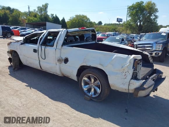 ✅ 2005 Chevrolet Silverado 1500 LS • VIN: 1GCEC19Z35Z286854 • Лот: 43374287. Опубликован ранее на IAAI с пробегом Не указан. Бесплатный доступ к архиву аукционных продаж из США и подробный отчёт об истории автомобиля на DreamBid. Изображение 3.