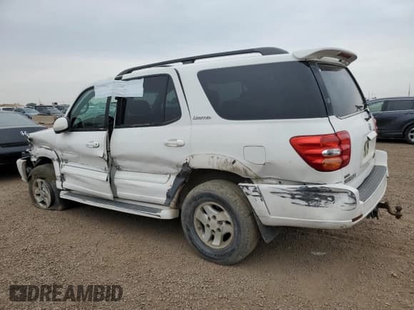 ✅ 2002 Toyota Sequoia Limited • VIN: 5TDBT48A82S062105 • Лот: 71801885. Опубликован ранее на Copart с пробегом 355 532 миль. Бесплатный доступ к архиву аукционных продаж из США и подробный отчёт об истории автомобиля на DreamBid. Изображение 2.