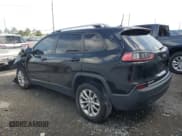 ✅ 2021 Jeep Cherokee Latitude • VIN: 1C4PJLCB8MD107063 • Lot: 60847615. Wystawiony na Copart z przebiegiem 102 506 mil. Bezpłatny archiwum sprzedaży aukcyjnych z USA i szczegółowy raport historii pojazdu na DreamBid. Zdjęcie 2.