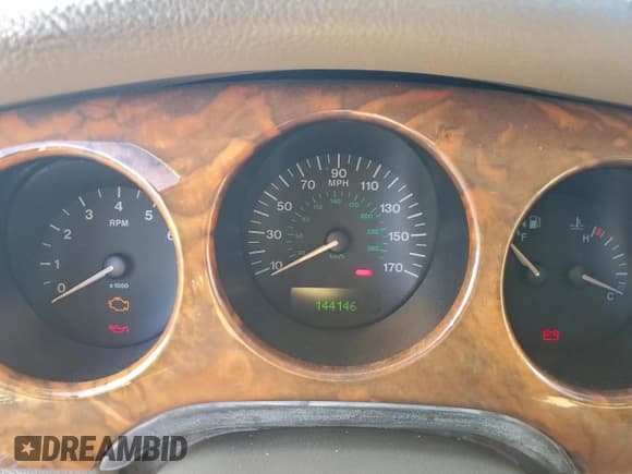 ✅ 2001 Jaguar XJ • VIN: SAJDA14C01LF28568 • Лот: 94040175. Опубликован ранее на Copart с пробегом 144 146 миль. Бесплатный доступ к архиву аукционных продаж из США и подробный отчёт об истории автомобиля на DreamBid. Изображение 9.