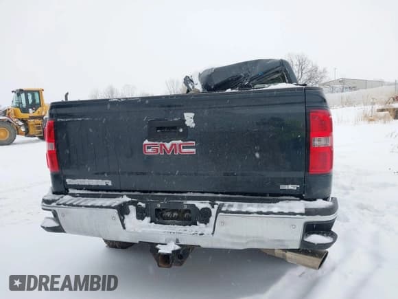 ✅ 2017 GMC Sierra 2500HD SLT • VIN: 1GT12TEY2HF155625 • Lot: 41453780. Listed on IAAI with 210,784 mi. Free auction sales archive from the USA and detailed vehicle history report at DreamBid. Image 16.