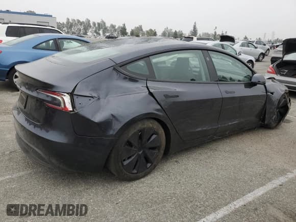 ✅ 2024 Tesla Model 3 • VIN: 5YJ3E1EA7RF735160 • Lot: 53286035. Wystawiony na Copart z przebiegiem 4 401 mil. Bezpłatny archiwum sprzedaży aukcyjnych z USA i szczegółowy raport historii pojazdu na DreamBid. Zdjęcie 3.