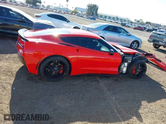 2017 Chevrolet Corvette Z51 1LT с VIN 1G1YH2D71H5115535, выставлен на аукционе IAAI как лот 42235440 с пробегом 57 077 миль миль и . История ставок и продаж доступна на DreamBid. Изображение 14.