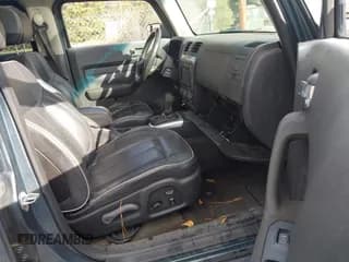 ✅ 2006 Hummer H3 • VIN: 5GTDN136X68124983 • Lot: 43779172. Wystawiony na IAAI z przebiegiem 232 483 mil. Bezpłatny archiwum sprzedaży aukcyjnych z USA i szczegółowy raport historii pojazdu na DreamBid. Zdjęcie 5.