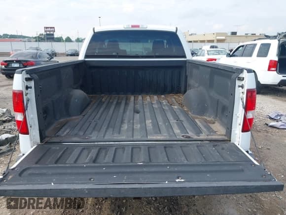 ✅ 2008 Ford F-150 XLT • VIN: 1FTPX14V88FB93061 • Lot: 42389405. Listed on IAAI with 150,811 mi. Free auction sales archive from the USA and detailed vehicle history report at DreamBid. Image 17.