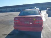 ✅ 1998 Volvo S70 T5 • VIN: YV1LS5372W2552538 • Lot: 43013285. Wystawiony na IAAI z przebiegiem 71 961 mil. Bezpłatny archiwum sprzedaży aukcyjnych z USA i szczegółowy raport historii pojazdu na DreamBid. Zdjęcie 16.