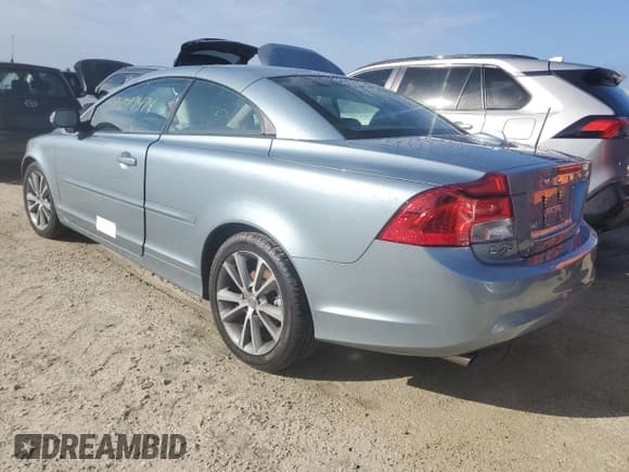 ✅ 2011 Volvo C70 • VIN: YV1672MC3BJ107900 • Lot: 74517474. Wystawiony na Copart z przebiegiem 5 628 mil. Bezpłatny archiwum sprzedaży aukcyjnych z USA i szczegółowy raport historii pojazdu na DreamBid. Zdjęcie 2.