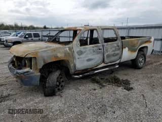 2014 Chevrolet Silverado 3500HD Work Truck z VIN 1GC4KZC85EF135979, wystawiony jako Copart lot #51625325 z przebiegiem Nie podano mil oraz Nie do naprawy • Non repairable. Historia ofert i sprzedaży dostępna na DreamBid. Obrazek 1.