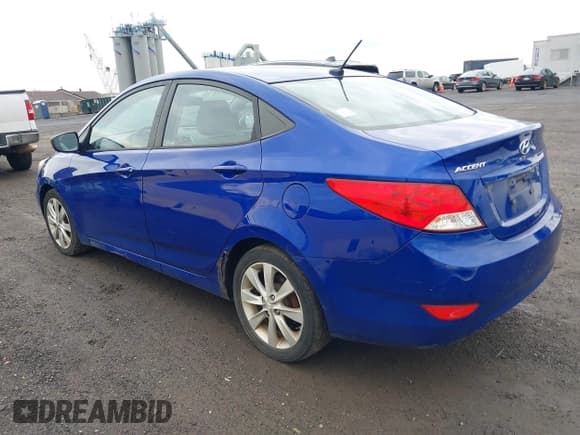 ✅ 2012 Hyundai Accent GLS • VIN: KMHCU4AE5CU183259 • Lot: 43668037. Wystawiony na IAAI z przebiegiem 84 550 mil. Bezpłatny archiwum sprzedaży aukcyjnych z USA i szczegółowy raport historii pojazdu na DreamBid. Zdjęcie 3.