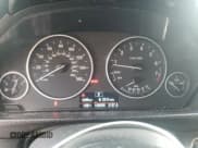 ✅ 2015 BMW 3 Series 320i xDrive • VIN: WBA3C3G5XFNT51336 • Lot: 85849835. Wystawiony na Copart z przebiegiem 126 505 mil. Bezpłatny archiwum sprzedaży aukcyjnych z USA i szczegółowy raport historii pojazdu na DreamBid. Zdjęcie 9.