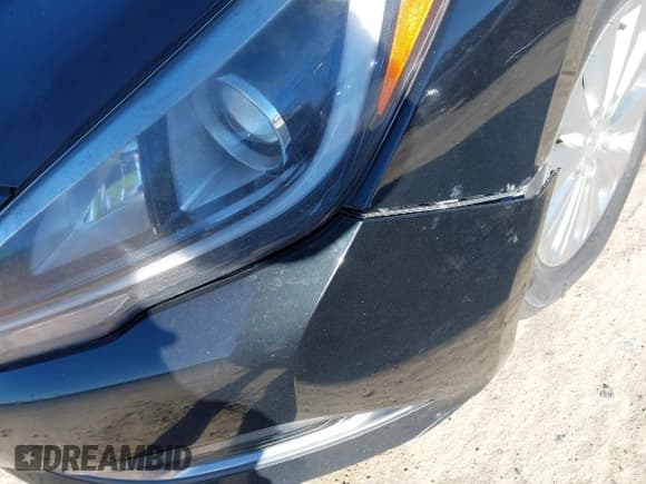 ✅ 2017 Hyundai Sonata SE • VIN: KMHE24L17HA043439 • Лот: 43675701. Опубликован ранее на IAAI с пробегом Не указан. Бесплатный доступ к архиву аукционных продаж из США и подробный отчёт об истории автомобиля на DreamBid. Изображение 17.