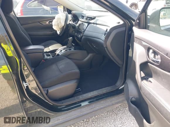 ✅ 2018 Nissan Rogue SL • VIN: 5N1AT2MV3JC712107 • Lot: 43212318. Listed on IAAI with 164,400 mi. Free auction sales archive from the USA and detailed vehicle history report at DreamBid. Image 5.