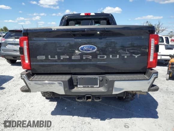 ✅ 2024 Ford F-250 Lariat • VIN: 1FT8W2BT2REE80370 • Lot: 86681715. Listed on Copart with 5,016 mi. Free auction sales archive from the USA and detailed vehicle history report at DreamBid. Image 6.