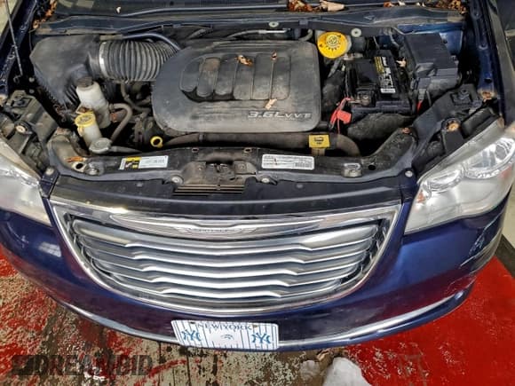 ✅ 2015 Chrysler Town & Country Touring • VIN: 2C4RC1BG3FR739926 • Лот: 94787615. Опубликован ранее на Copart с пробегом 103 524 миль. Бесплатный доступ к архиву аукционных продаж из США и подробный отчёт об истории автомобиля на DreamBid. Изображение 12.