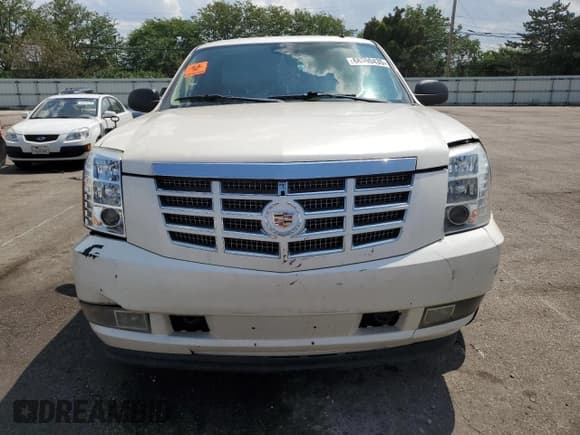 ✅ 2010 Cadillac Escalade • VIN: 1GYUKAEF8AR169401 • Лот: 68390435. Опубликован ранее на Copart с пробегом 308 147 миль. Бесплатный доступ к архиву аукционных продаж из США и подробный отчёт об истории автомобиля на DreamBid. Изображение 5.