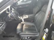 ✅ 2019 BMW 7 Series 750i xDrive • VIN: WBA7B0C54KG527501 • Lot: 56208675. Wystawiony na Copart z przebiegiem 34 471 mil. Bezpłatny archiwum sprzedaży aukcyjnych z USA i szczegółowy raport historii pojazdu na DreamBid. Zdjęcie 7.