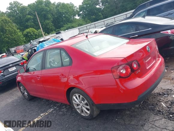 ✅ 2010 Volkswagen Jetta Limited Edition • VIN: 3VWRX7AJ6AM158664 • Lot: 42205340. Wystawiony na IAAI z przebiegiem 120 002 mil. Bezpłatny archiwum sprzedaży aukcyjnych z USA i szczegółowy raport historii pojazdu na DreamBid. Zdjęcie 14.