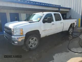 ✅ 2014 Chevrolet Silverado 2500HD LT • VIN: 1GC1KXCGXEF145227 • Лот: 66127625. Опубликован ранее на Copart с пробегом 104 198 миль. Бесплатный доступ к архиву аукционных продаж из США и подробный отчёт об истории автомобиля на DreamBid. Изображение 1.