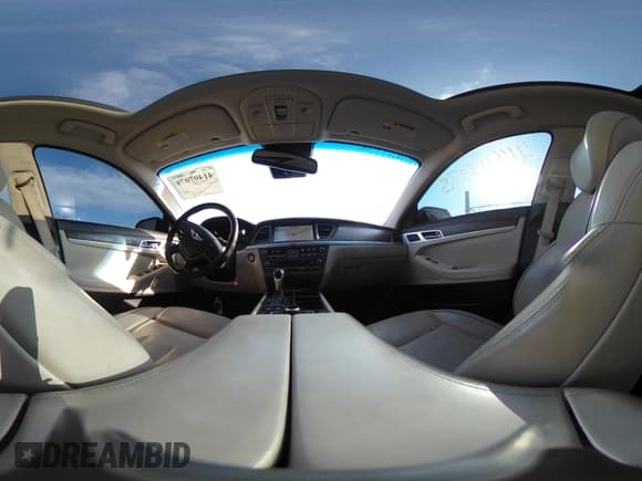 ✅ 2015 Hyundai Genesis 3.8L • VIN: KMHGN4JE8FU098807 • Lot: 41407078. Wystawiony na IAAI z przebiegiem 102 468 mil. Bezpłatny archiwum sprzedaży aukcyjnych z USA i szczegółowy raport historii pojazdu na DreamBid. Zdjęcie 18.