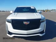 ✅ 2023 Cadillac Escalade 4WD Sport • VIN: 1GYS4FKL7PR286940 • Лот: 40702874. Опубликован ранее на IAAI с пробегом 7 981 миль. Бесплатный доступ к архиву аукционных продаж из США и подробный отчёт об истории автомобиля на DreamBid. Изображение 12.