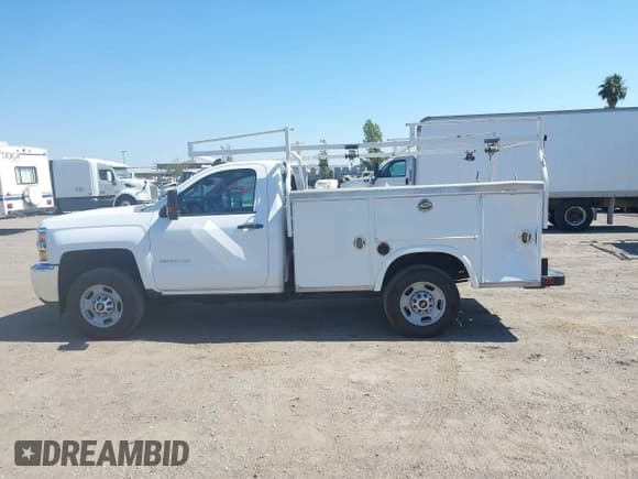 ✅ 2018 Chevrolet Silverado 2500HD Work Truck • VIN: 1GB0CUEG0JZ346667 • Lot: 42714065. Listed on IAAI with 155,761 mi. Free auction sales archive from the USA and detailed vehicle history report at DreamBid. Image 14.
