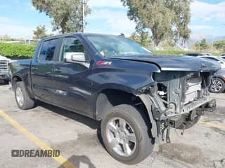 ✅ 2020 Chevrolet Silverado 1500 LT • VIN: 3GCUYDED6LG164799 • Lot: 43419021. Wystawiony na IAAI z przebiegiem 76 502 mil. Bezpłatny archiwum sprzedaży aukcyjnych z USA i szczegółowy raport historii pojazdu na DreamBid. Zdjęcie 1.