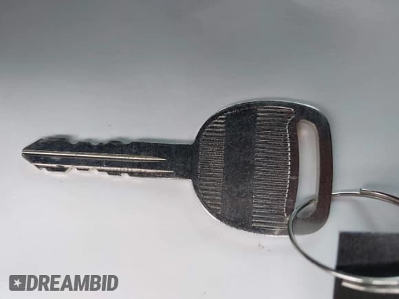 ✅ 2001 Chevrolet Silverado 1500 • VIN: 2GCEK19T611382981 • Лот: 42634693. Опубликован ранее на IAAI с пробегом 279 946 миль. Бесплатный доступ к архиву аукционных продаж из США и подробный отчёт об истории автомобиля на DreamBid. Изображение 11.