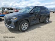 ✅ 2024 Hyundai Tucson SEL • VIN: 5NMJBCDEXRH390835 • Лот: 58798755. Опубликован ранее на Copart с пробегом 25 575 миль. Бесплатный доступ к архиву аукционных продаж из США и подробный отчёт об истории автомобиля на DreamBid. Изображение 1.