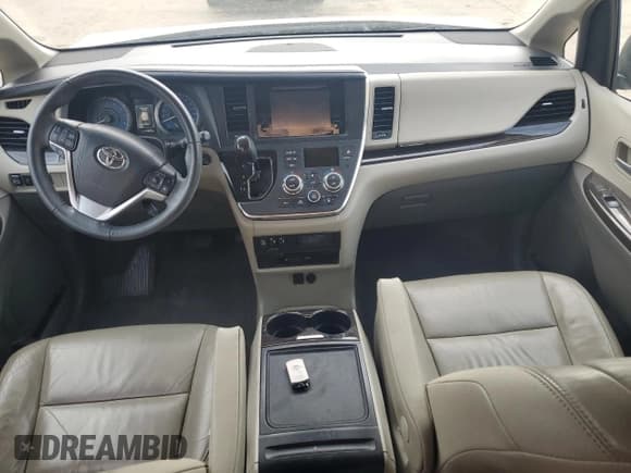 ✅ 2017 Toyota Sienna XLE Auto Access Seat • VIN: 5TDYZ3DC1HS855359 • Lot: 54170315. Listed on Copart with 129,570 mi. Free auction sales archive from the USA and detailed vehicle history report at DreamBid. Image 8.